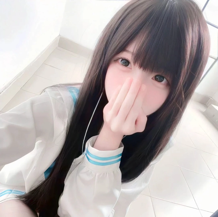 Ảnh gái xinh che mặt cute phong cách nhẹ nhàng