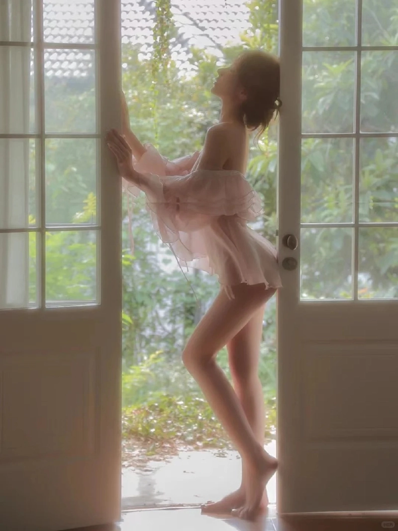 Gái chân dài Trung Quốc style nhẹ nhàng