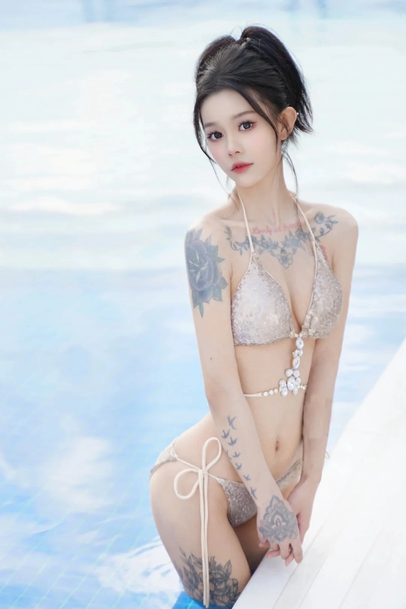 Gái đẹp mặc bikini tươi sáng