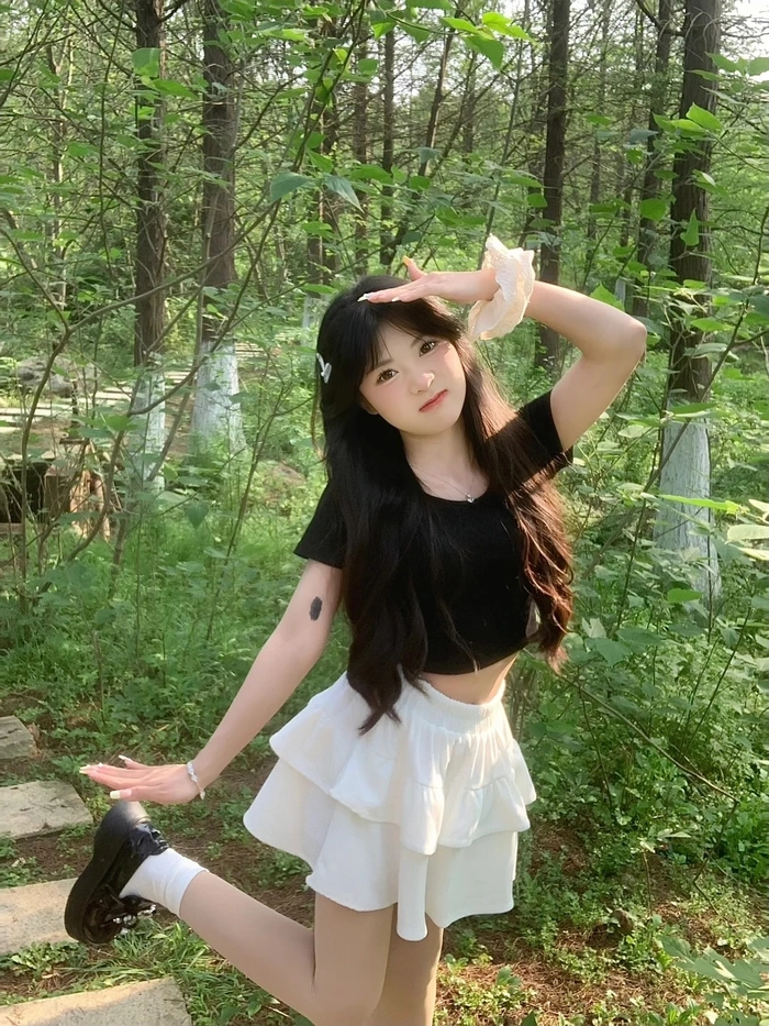 Gái xinh Việt Nam váy ngắn