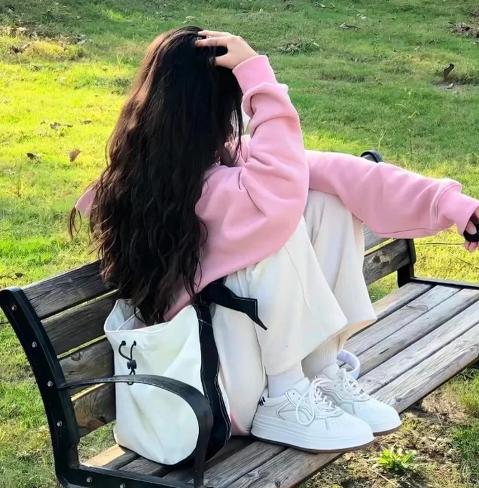 Gái xinh mặc pinky nhảy vui nhộn