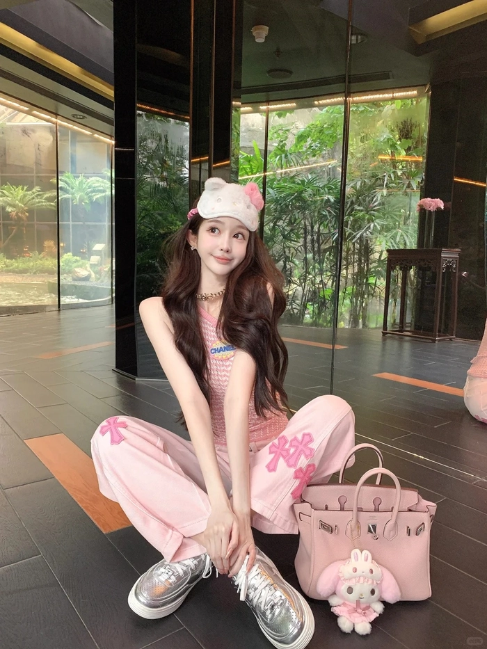 Gái xinh mặc pinky sexy nổi bật