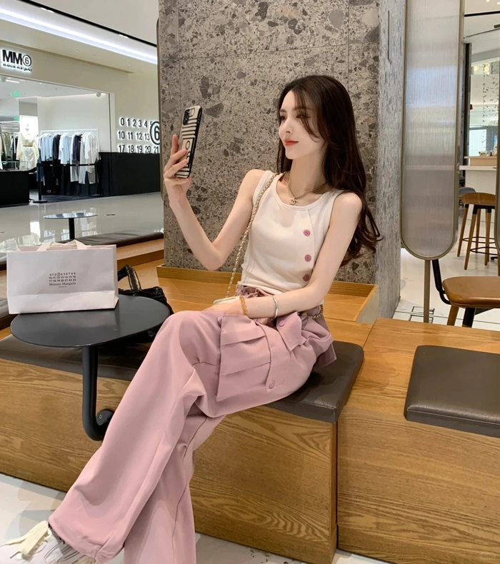 Hình gái xinh mặc pinky đáng yêu