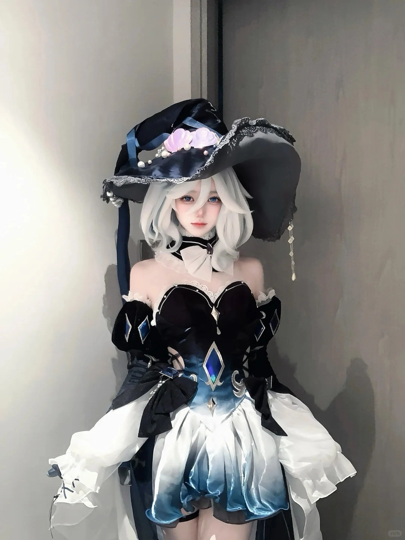 Ảnh cosplay Genshin Impact mang vibe gợi cảm