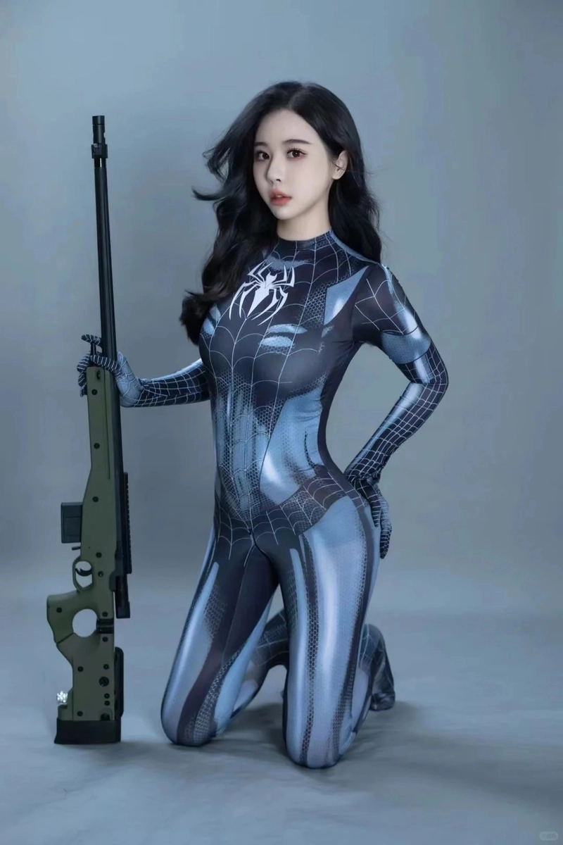 Ảnh cosplay Người Nhện nữ vibe mạnh mẽ
