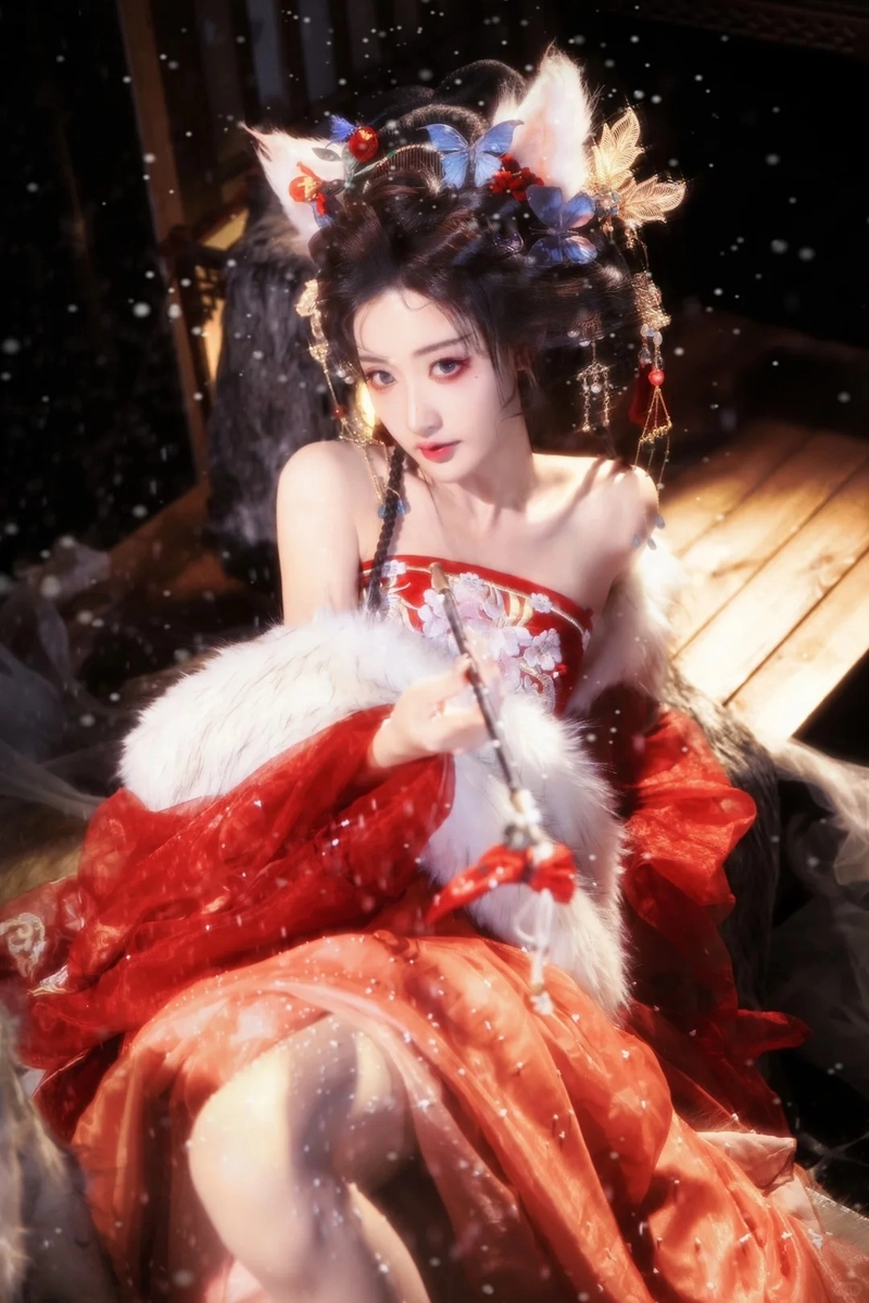 Ảnh cosplay hồ ly 9 đuôi đẹp quyến rũ