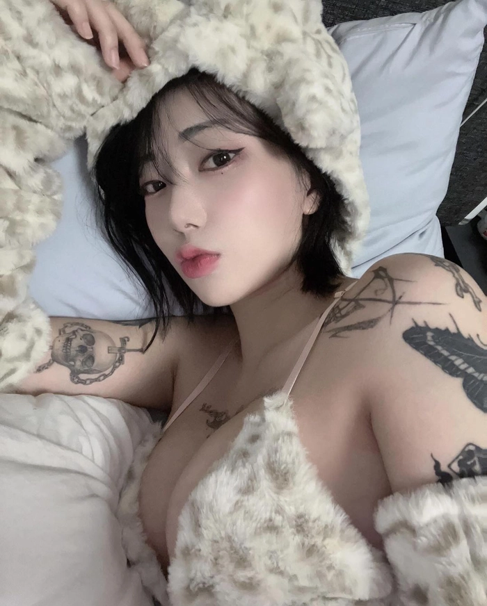 Ảnh gái xăm hình phong cách phóng khoáng