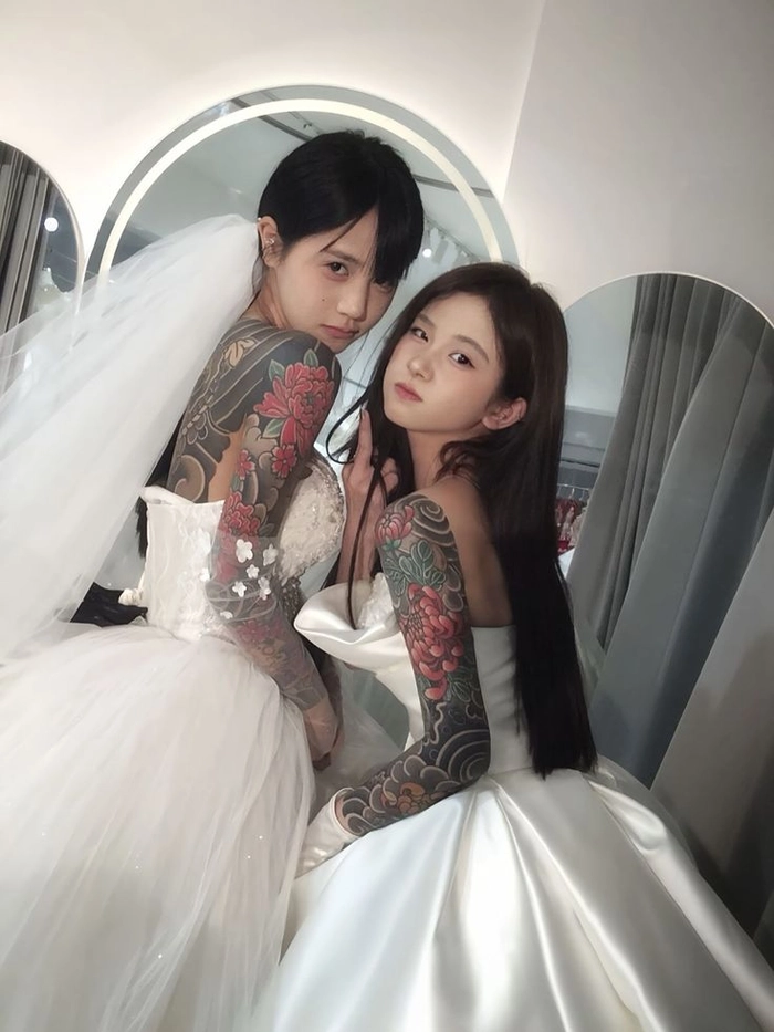 Ảnh gái xăm lưng phong cách sexy