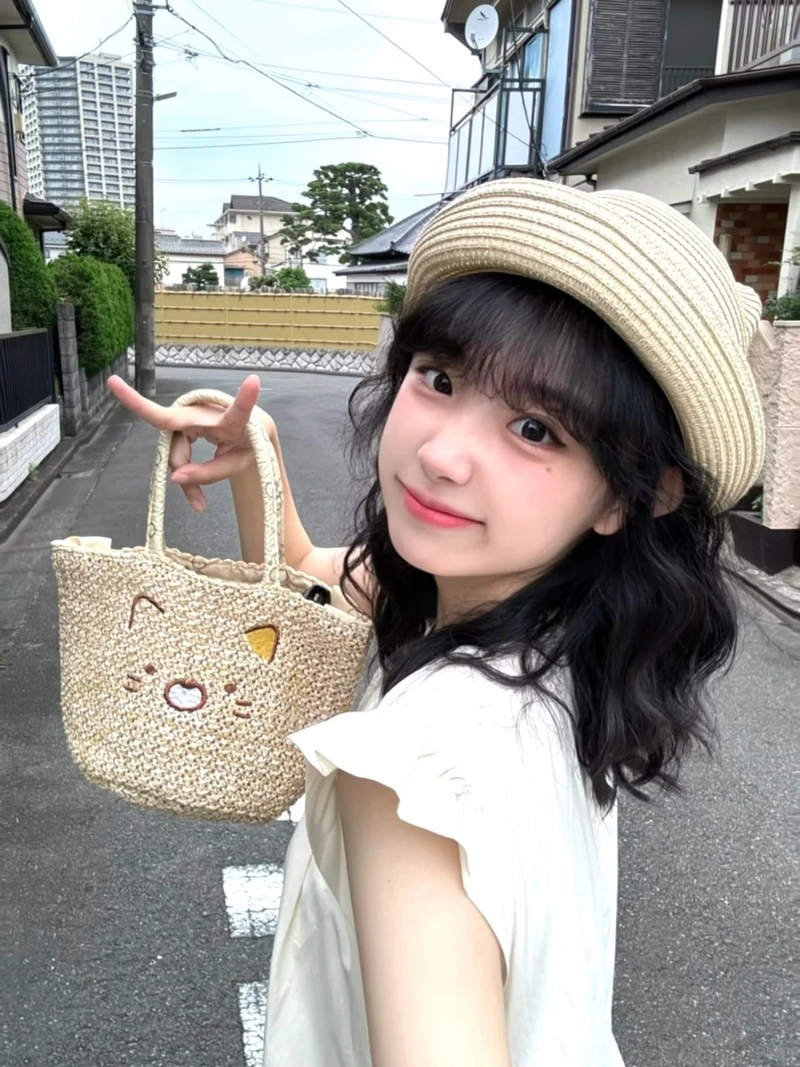 Ảnh gái xinh Nhật Bản phong cách hiện đại