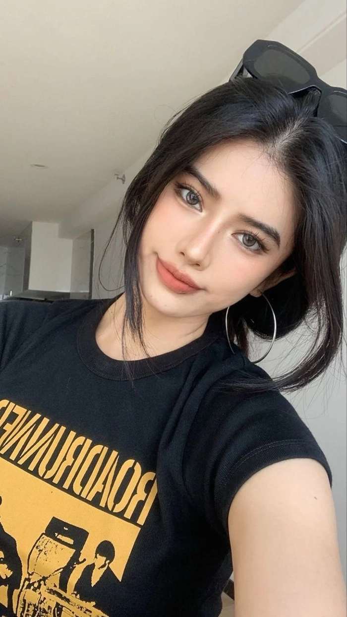 Ảnh gái xinh châu Âu sexy tinh giản