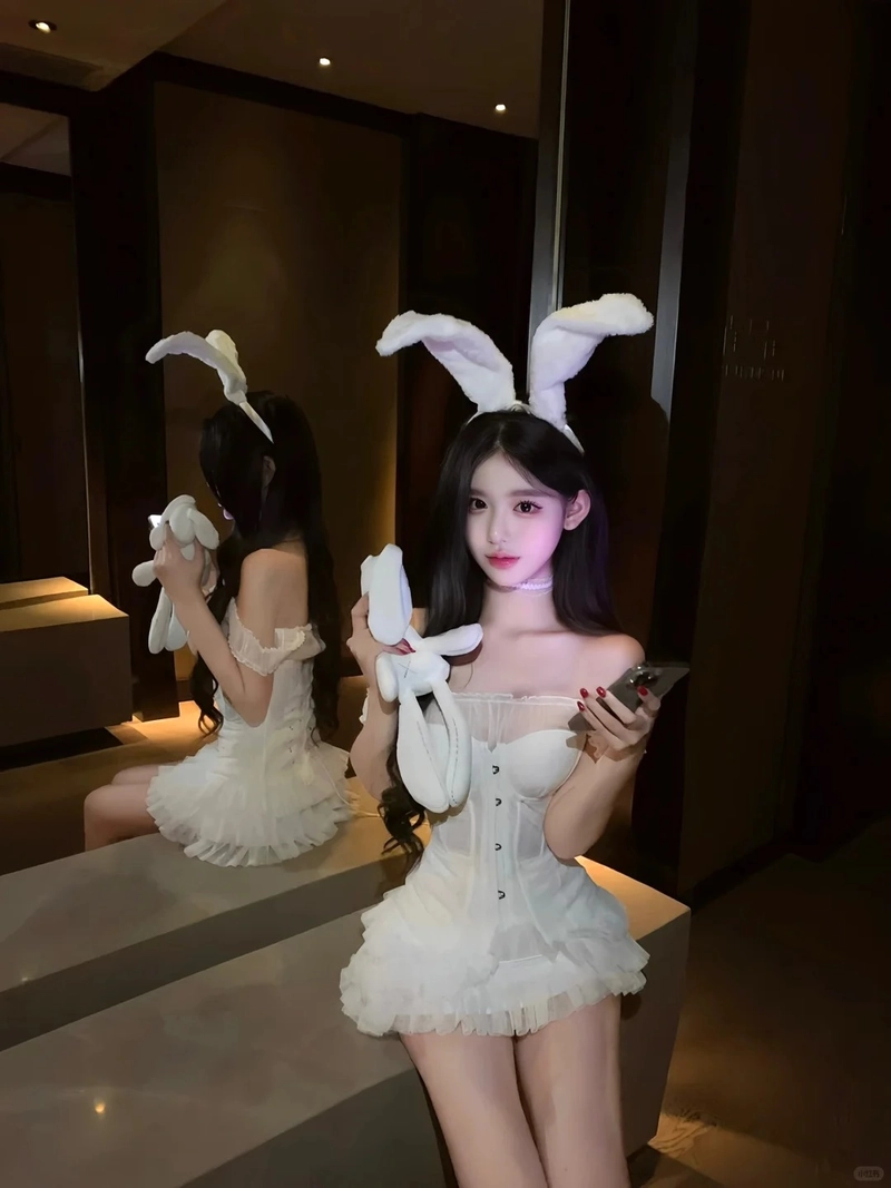 Ảnh gái xinh cosplay thỏ quyến rũ