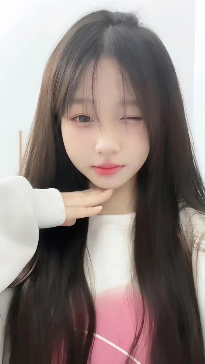 Ảnh gái xinh da trắng đẹp dịu dàng