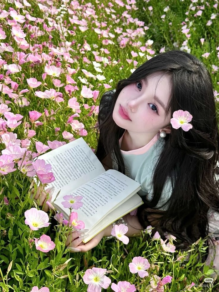 Ảnh gái xinh đại học phong thái thanh lịch