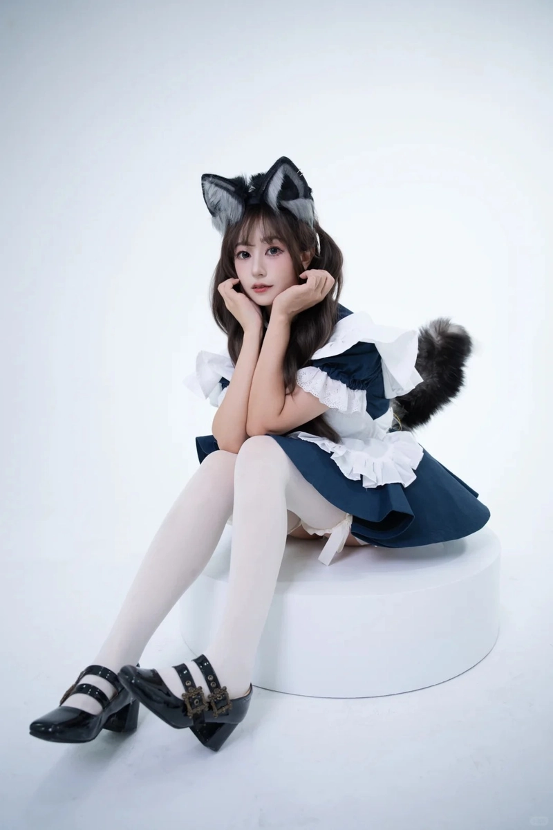 Ảnh gái xinh diện trang phục mèo đen