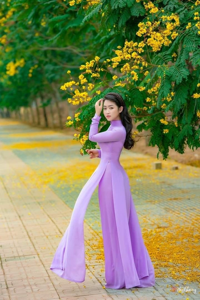 Ảnh gái xinh mặc áo dài đẹp tự nhiên