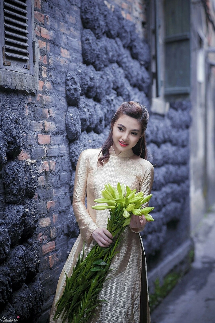 Ảnh gái xinh mặc áo dài duyên dáng