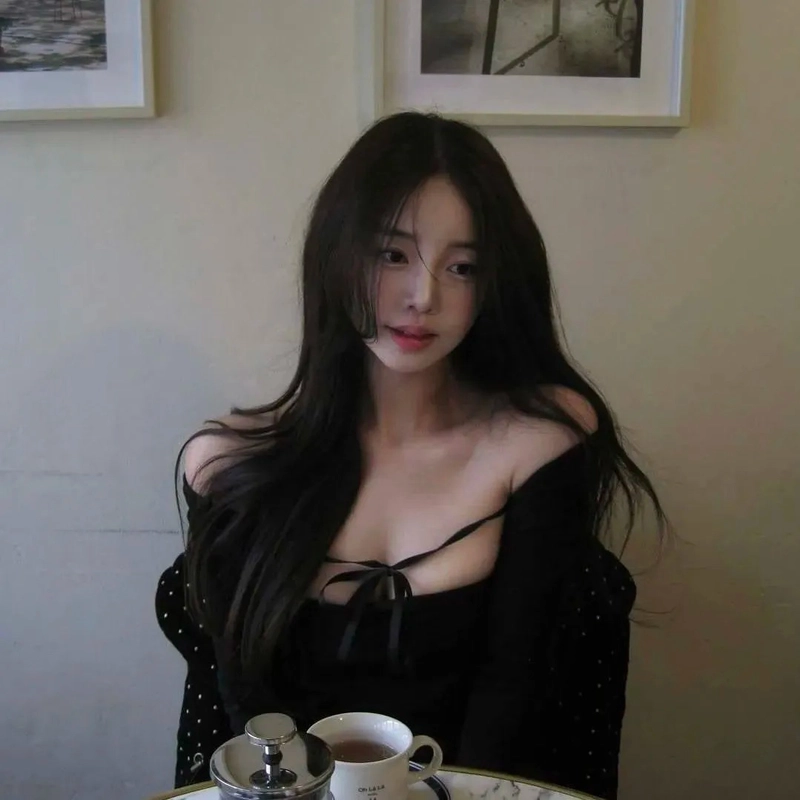 Ảnh gái xinh múp phong cách gợi cảm