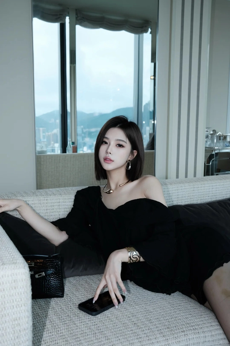 Ảnh gái xinh tóc ngắn ngang vai cuốn mắt