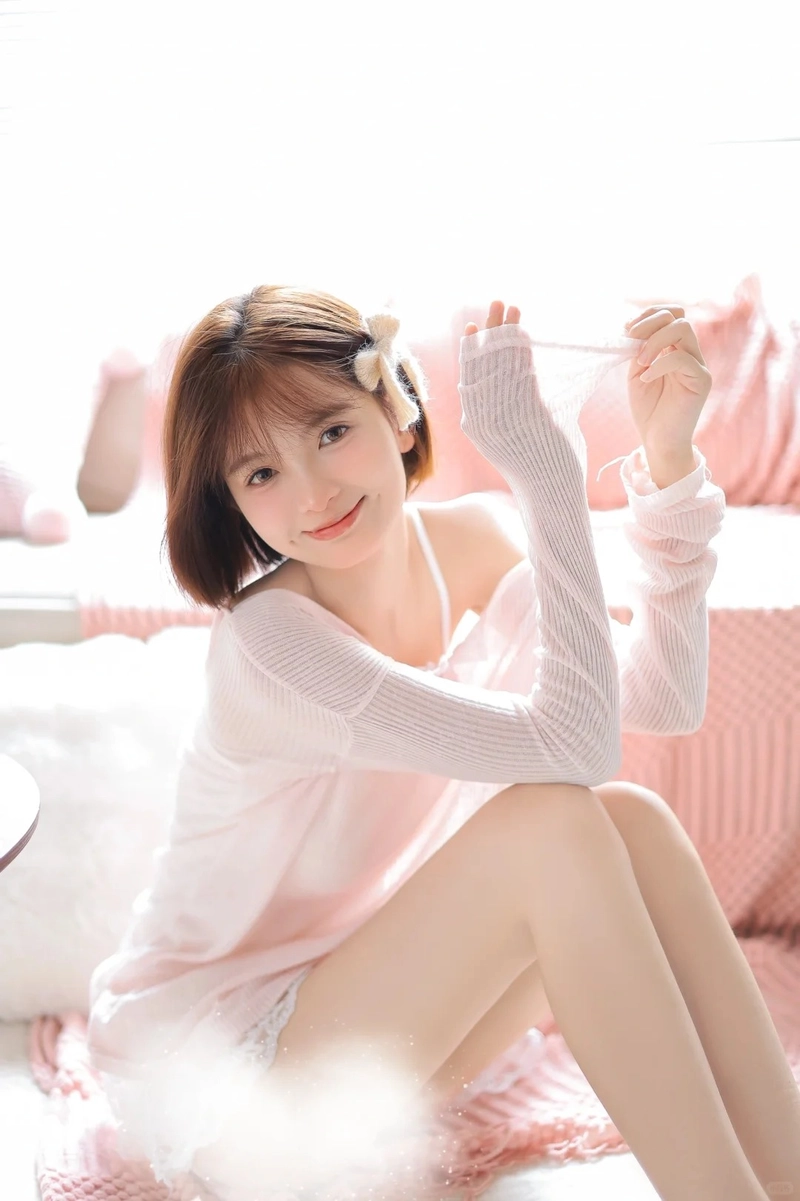 Ảnh gái xinh tóc ngắn phong cách Hàn