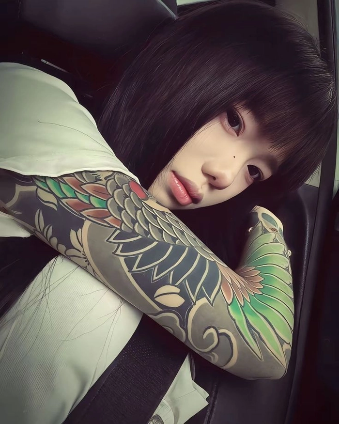 Ảnh gái xinh xăm kín người cá tính