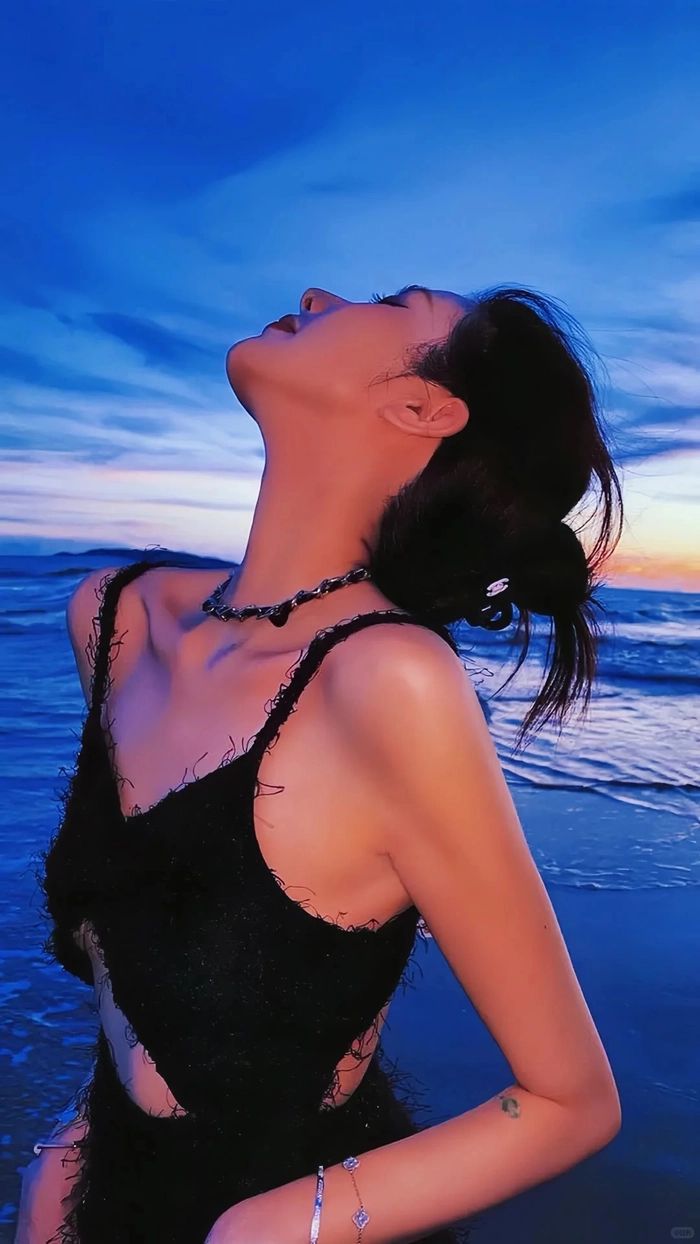 Avatar gái ngầu tóc dài quyến rũ