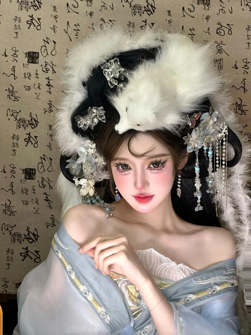 Cosplay hồ ly 9 đuôi đẹp gợi cảm