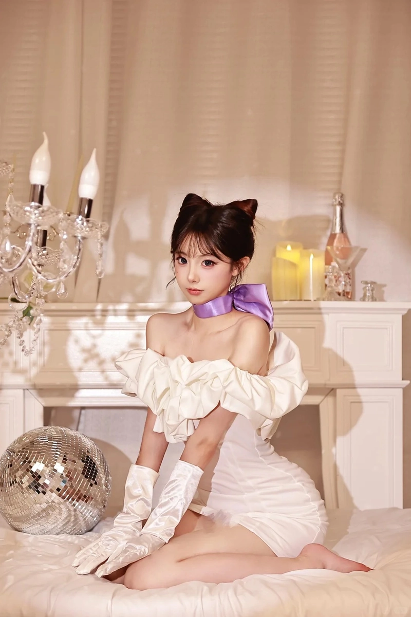 Cosplay mèo dễ thương trong phong cách gợi cảm