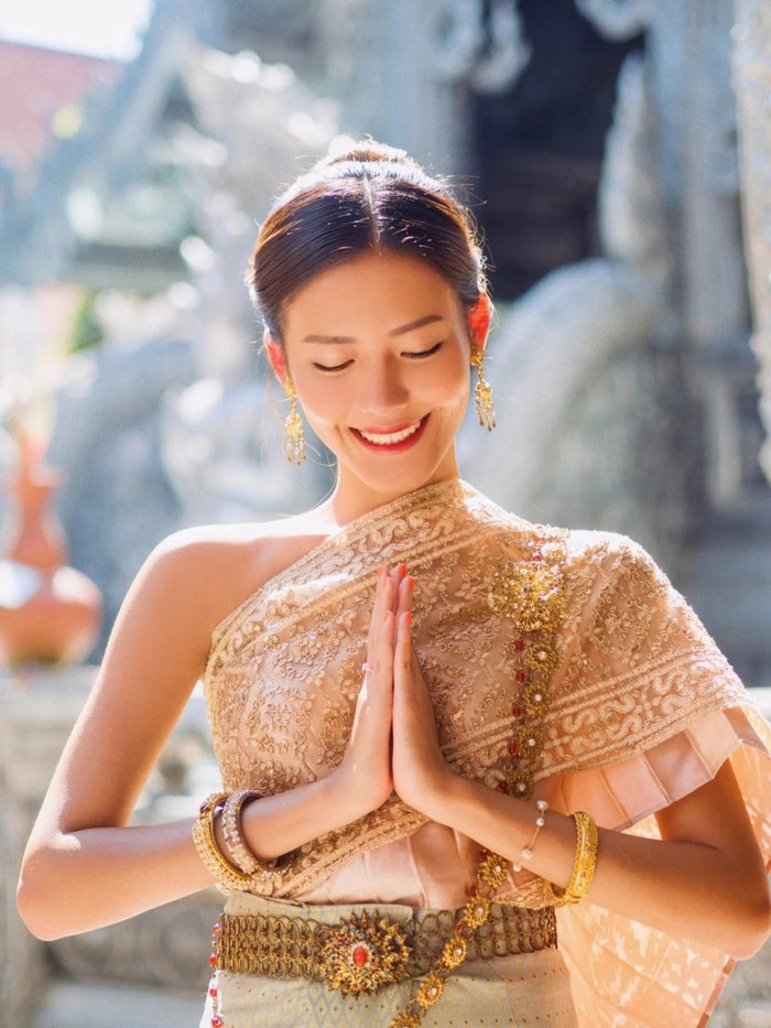 Gái Thái Lan đẹp với body hài hòa