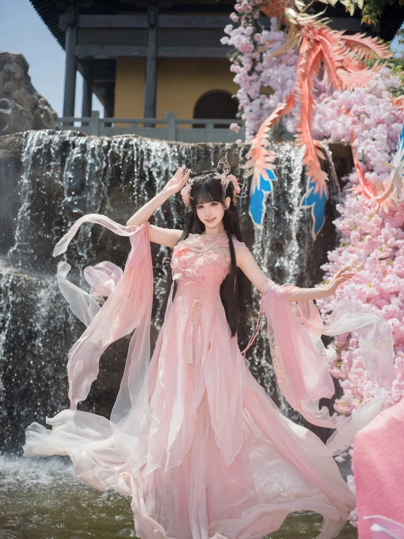 Gái đẹp Trung Quốc cổ trang thanh thoát