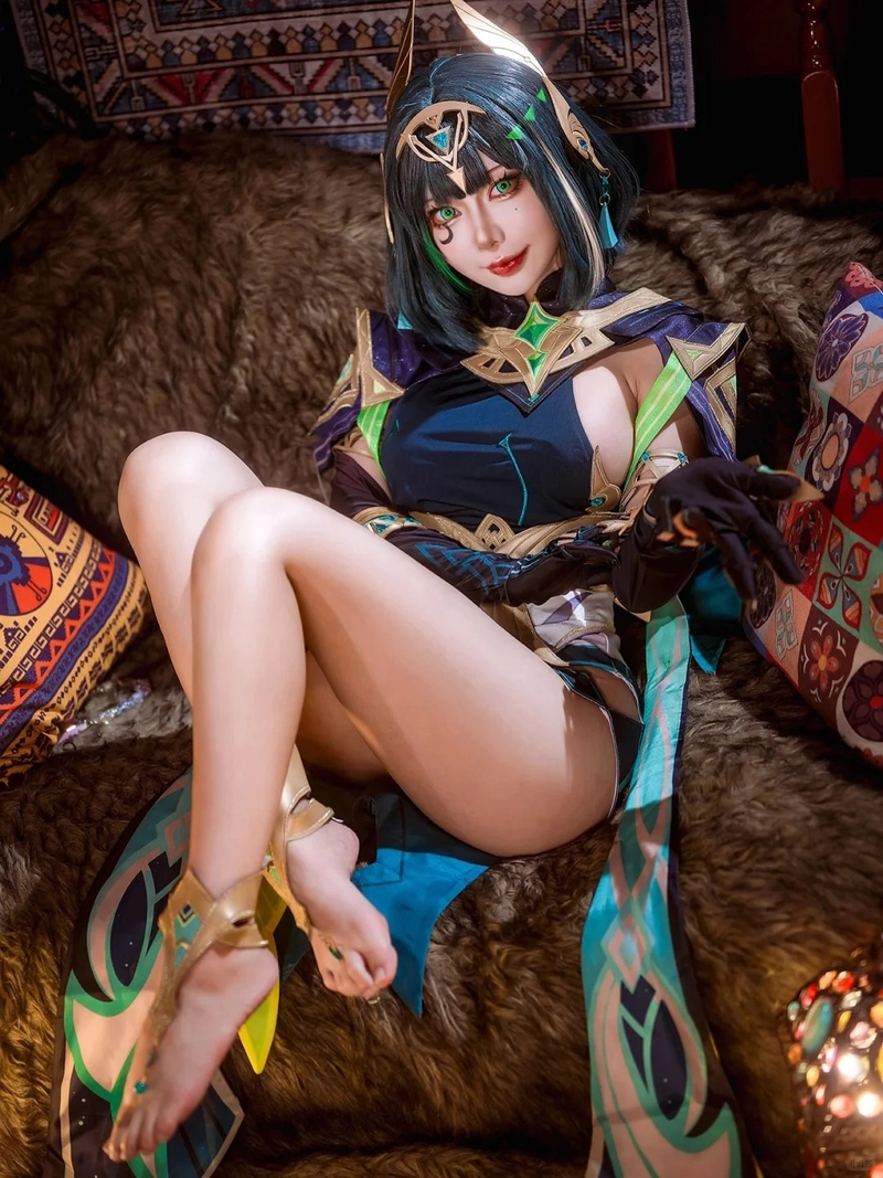 Gái đẹp cosplay Genshin Impact phong cách hiện đại