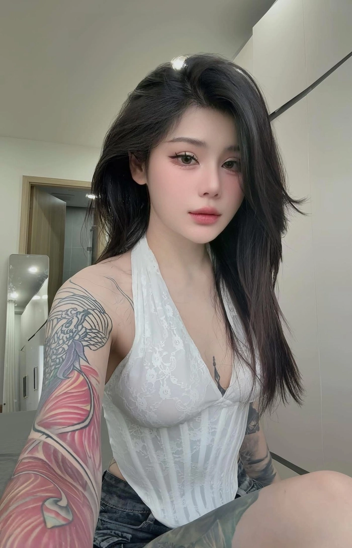 Gái đẹp xăm mình sexy tinh tế