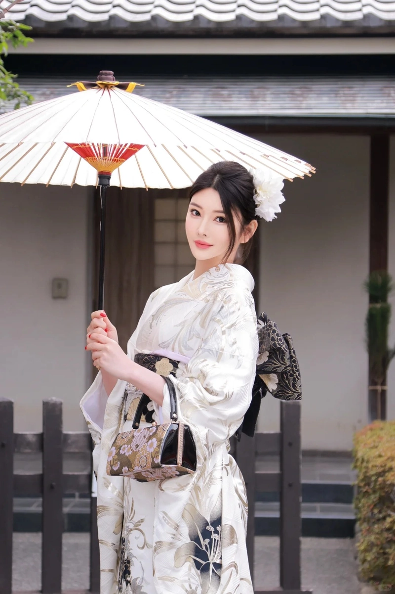 Gái xinh Nhật Bản mặc kimono quyến rũ