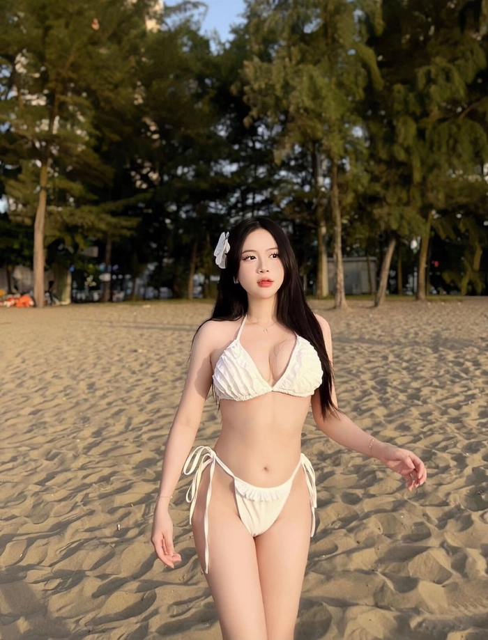 Gái xinh TikTok Việt Nam mặc bikini nổi bật