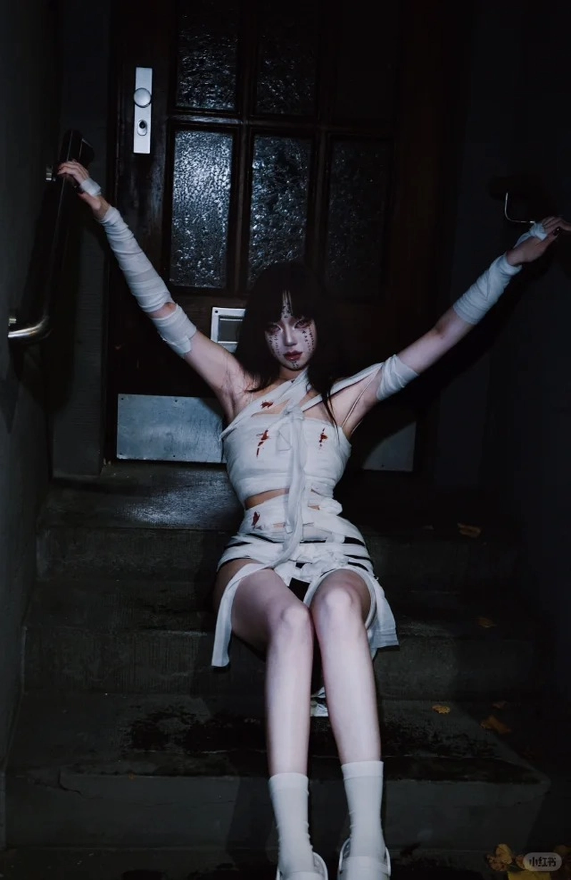 Gái xinh Trung Quốc cosplay ma gợi cảm