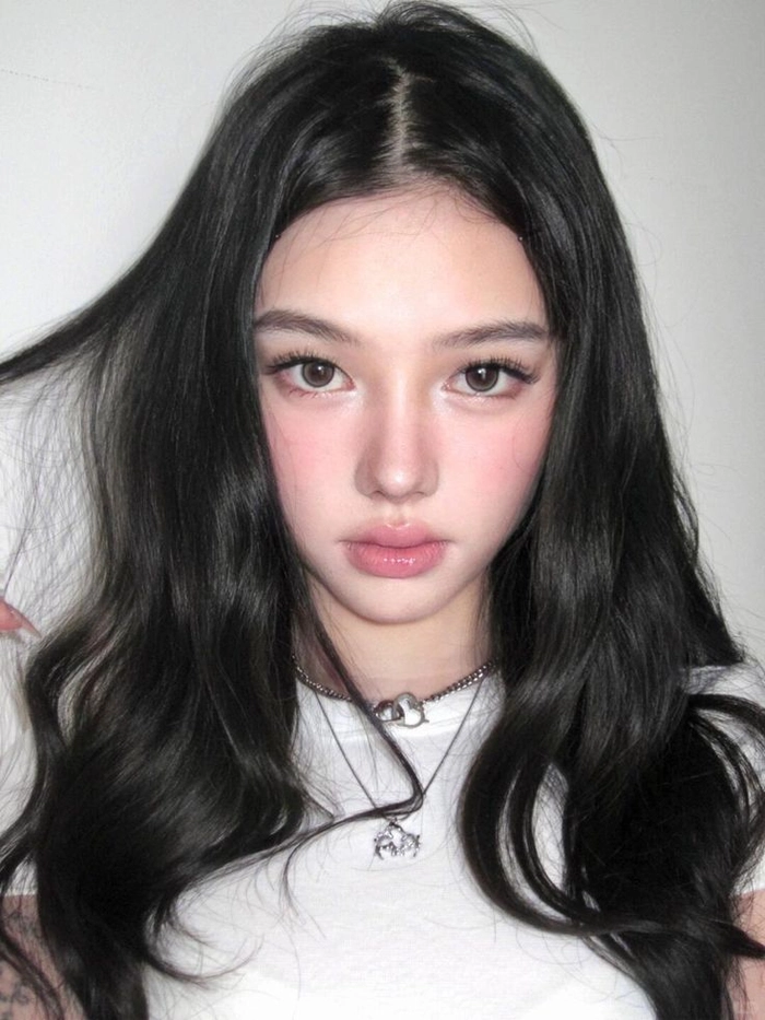 Gái xinh châu Âu sexy ánh nhìn mê hoặc