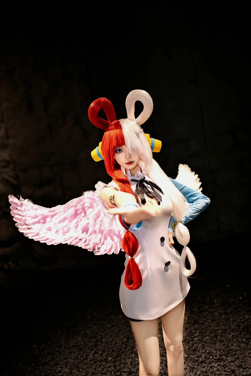 Gái xinh cosplay One Piece dáng đẹp