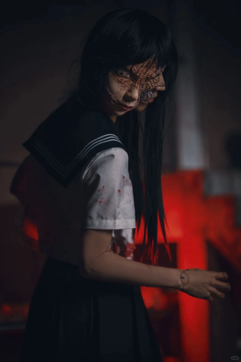 Gái xinh cosplay ma nữ bí ẩn đầy mê hoặc