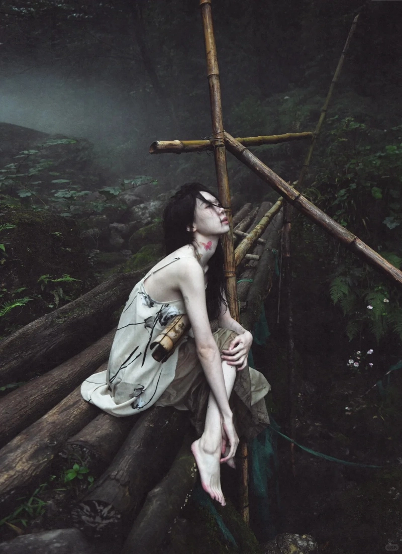 Gái xinh cosplay ma phong cách hiện đại