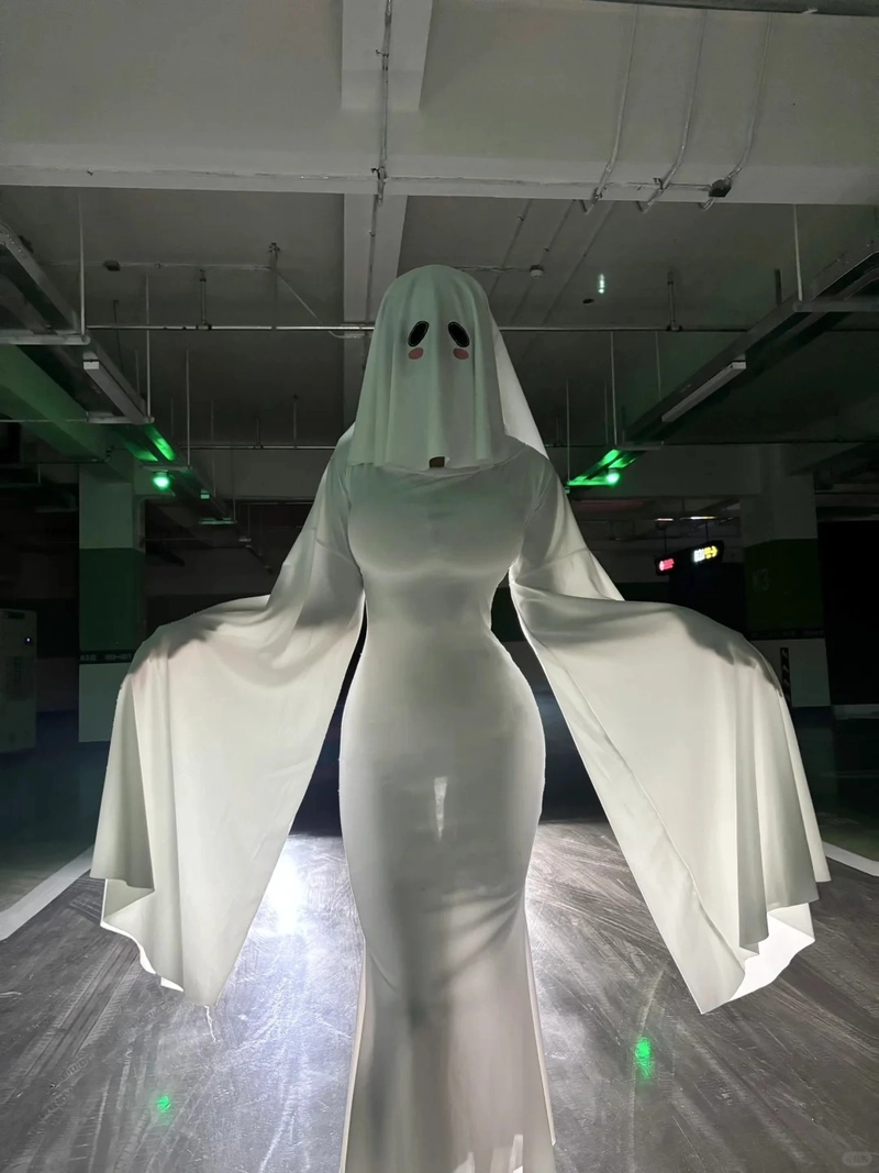 Gái xinh cosplay ma phong cách quyến rũ