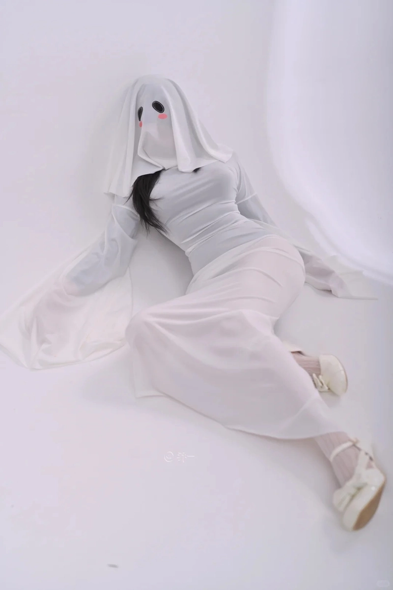 Gái xinh cosplay ma thần thái cuốn hút