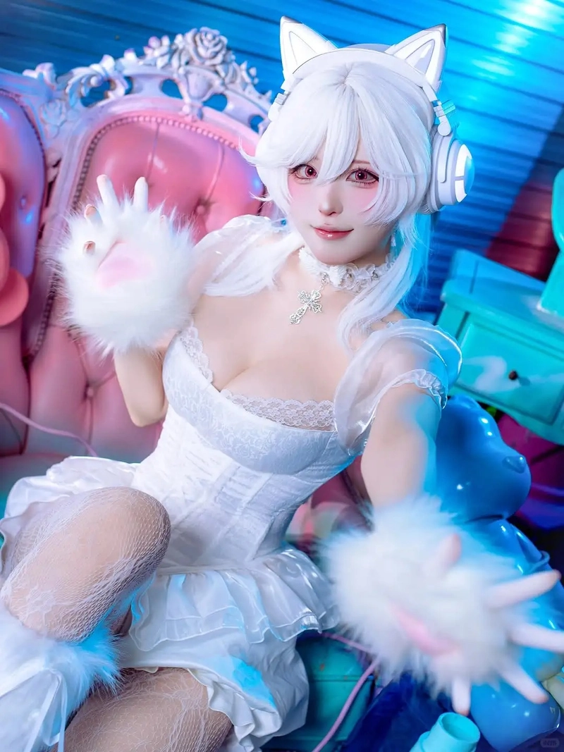 Gái xinh cosplay mèo cute nhưng nóng bỏng