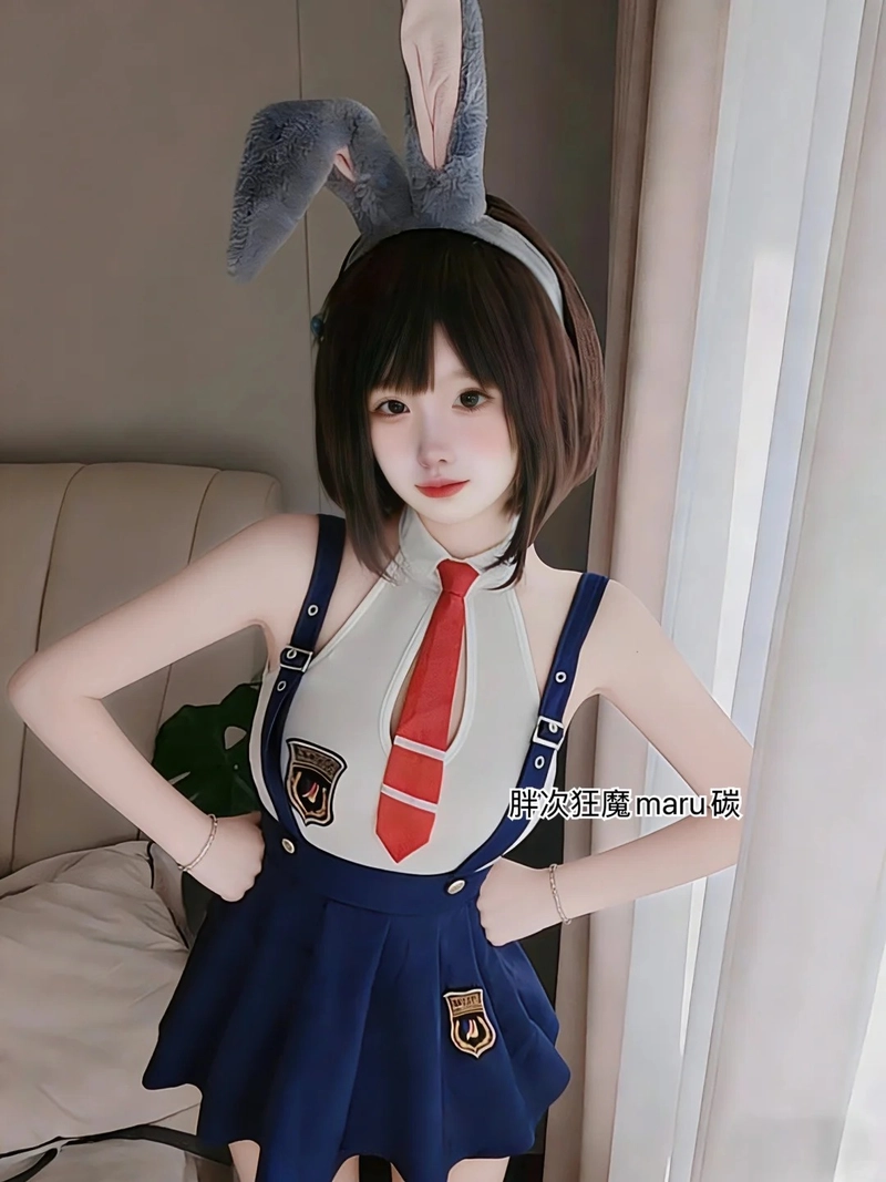 Gai xinh cosplay tho trang phuc noi bat