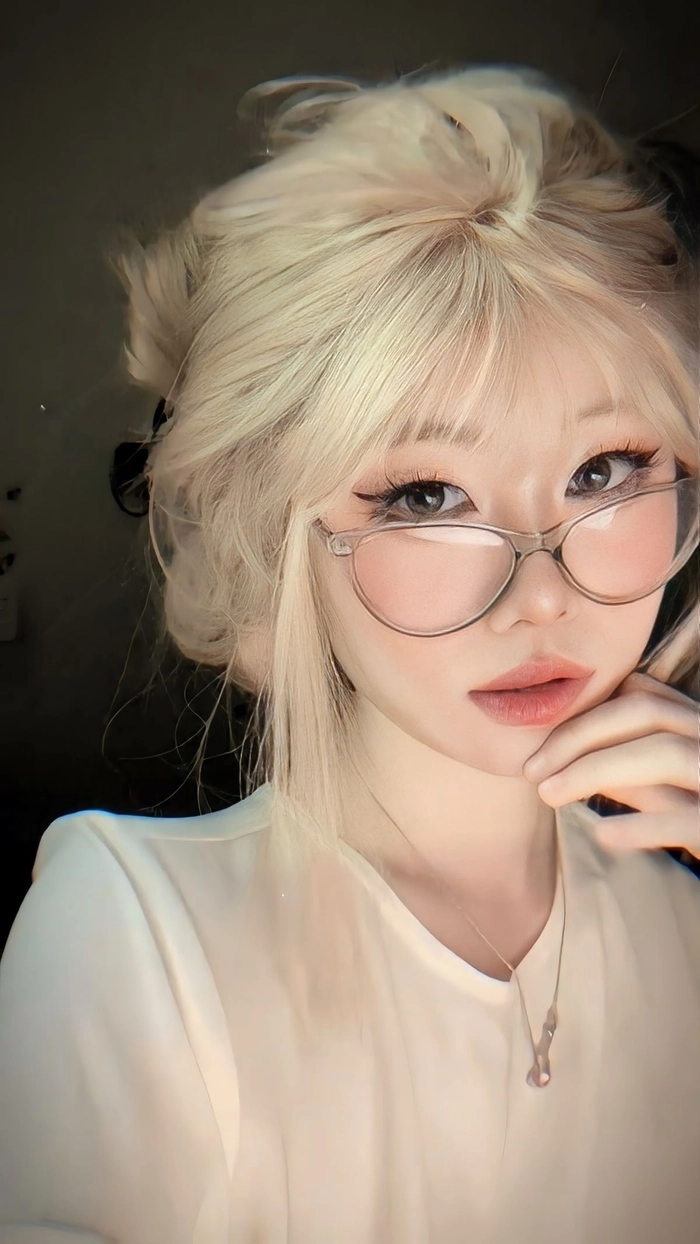 Gái xinh da trắng đẹp tự tin