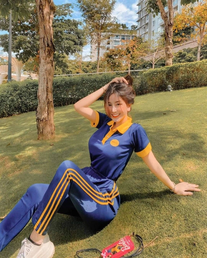 Gái xinh đại học năng động cuốn hút