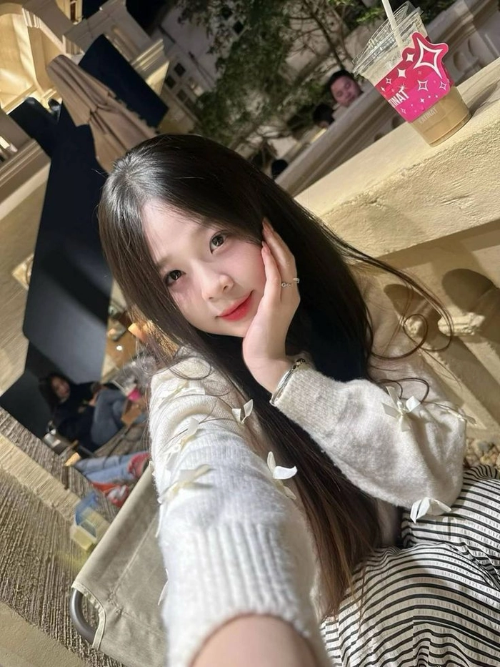 Gái xinh đại học phong cách thời thượng