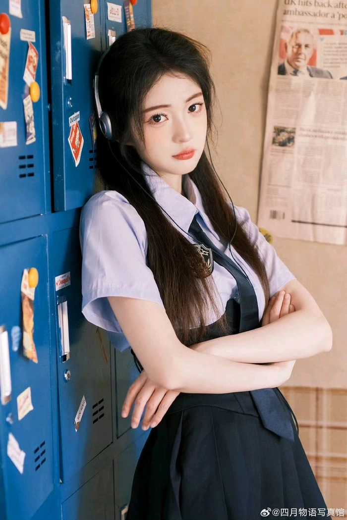 Gái xinh đại học phong thái tự tin