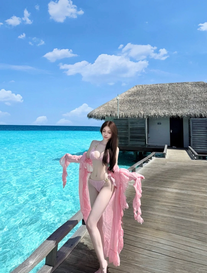 Gái xinh diện bikini phong cách biển