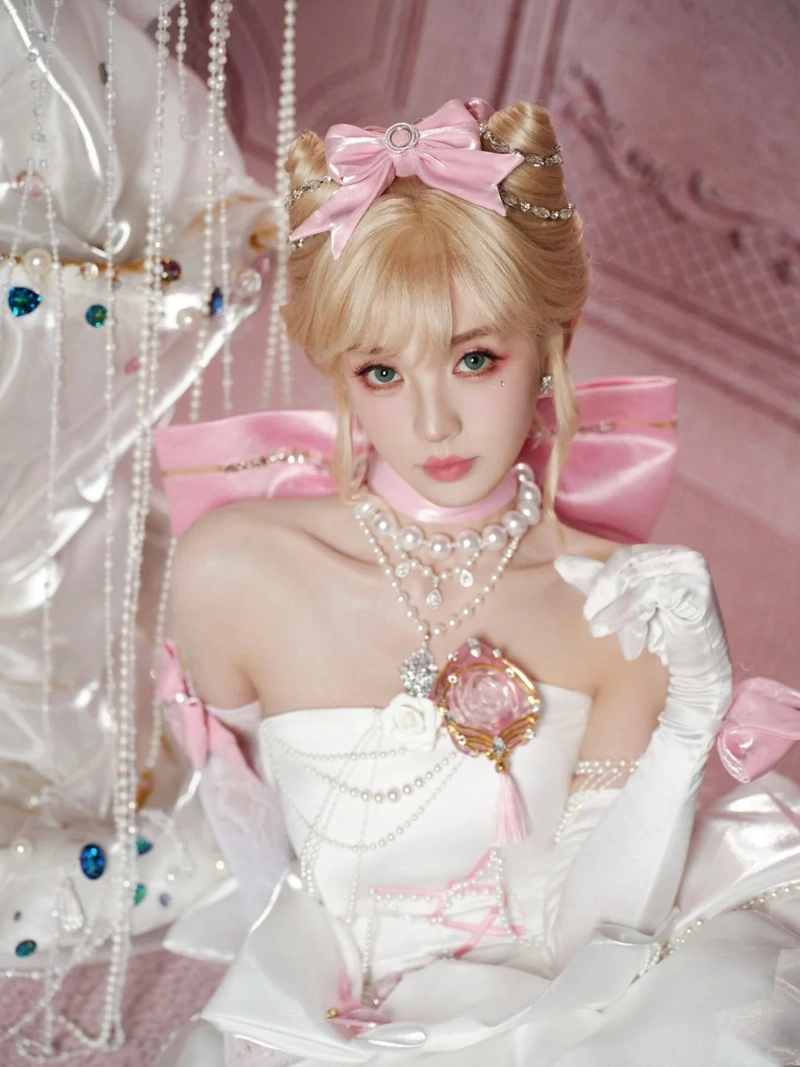 Gái xinh mặc đồ mèo pose dáng hút mắt