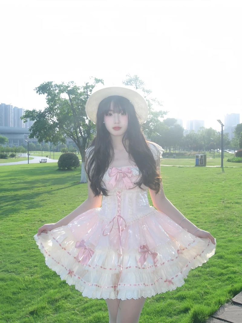 Gái xinh mặc váy học sinh trẻ trung