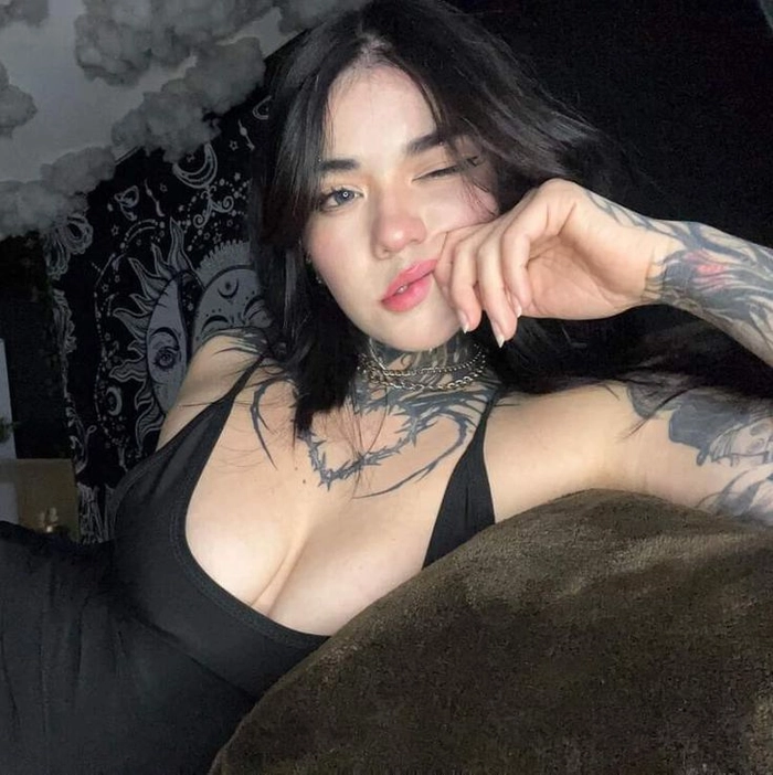 Gái xinh xăm hình phong cách nghệ thuật